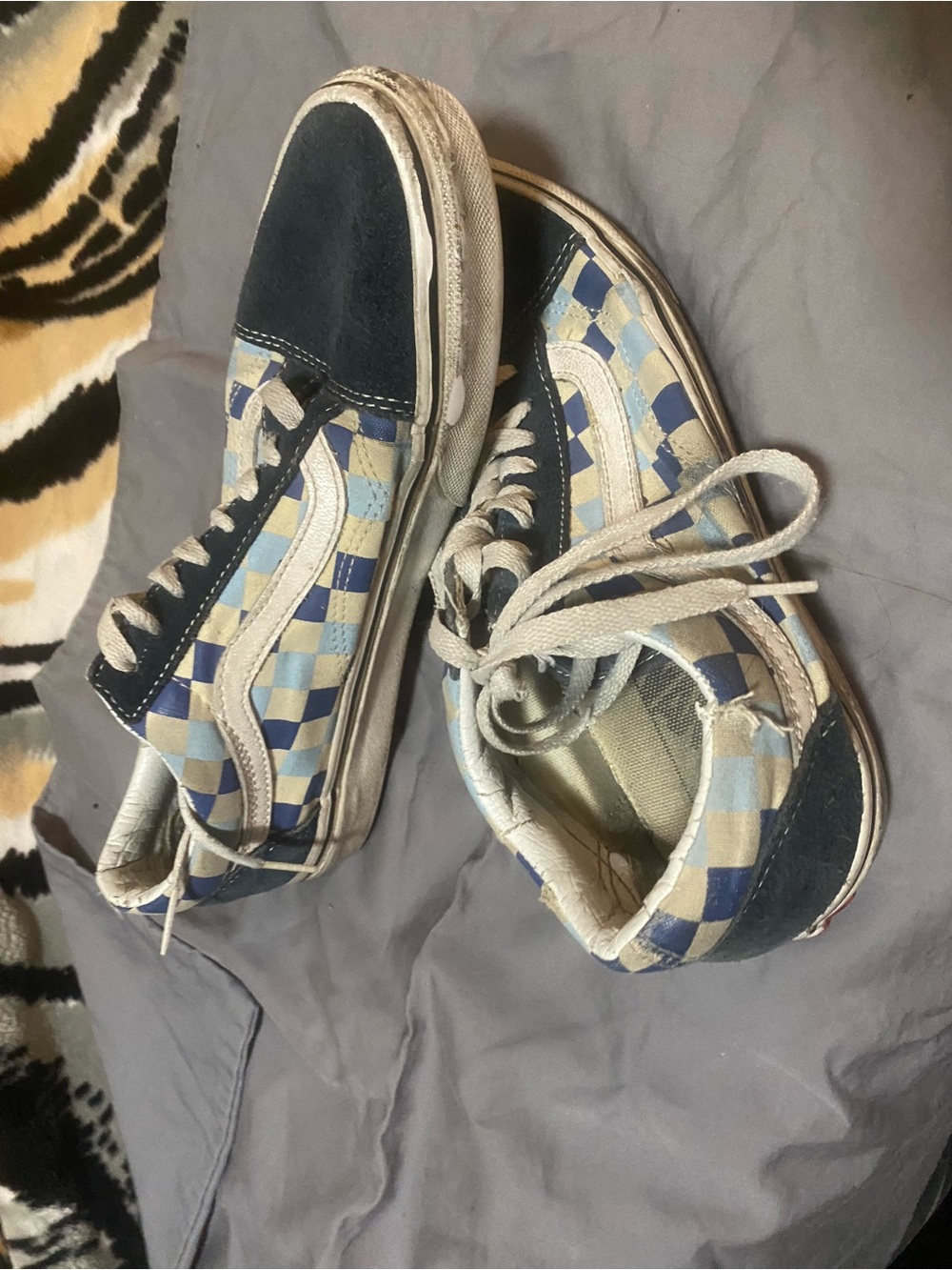 Vans Kids Checkerboard Low-Top Sneakers in Navy and Light Blue